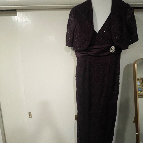 Two piece purple lace formal dress with rhinestone pin - Picture 2 of 8